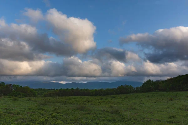 Storm Clouds Forest Spring Landscape Large Clouds Rain Rural Landscape — Stock Photo, Image