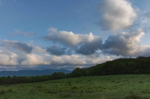 Storm Clouds Forest Spring Landscape Large Clouds Rain Rural Landscape — Stock Photo, Image