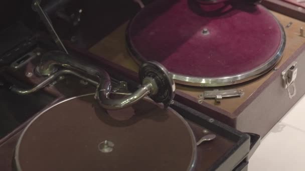 Antiekwinkel Oude Variërende Phonographes — Stockvideo