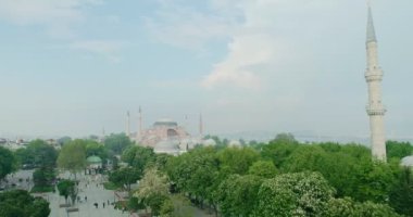 Istanbul tarihi yarımada Sultan Ahmet Meydanı ve Ayasofya'nın havadan görünümü