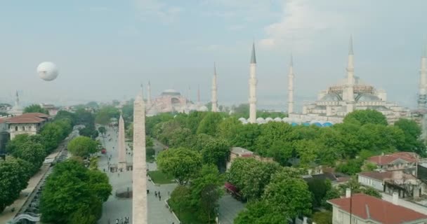 イスタンブール スルタン アフメット ブルー モスクとハギア ソフィア大聖堂の上からの眺め — ストック動画