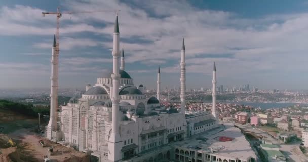 Istanbul Moskén Camlica Konstruktion Och Bosphorus Aerial View — Stockvideo