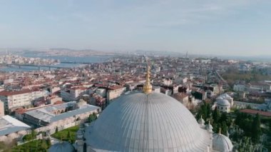 Istanbul Fatih Camii ve Haliç havadan görünümü 2