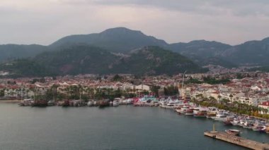 Sahil köyü havadan görünümü