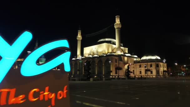 Junta Bienvenida Ciudad Konya Vista Aérea Nocturna Mezquita — Vídeo de stock