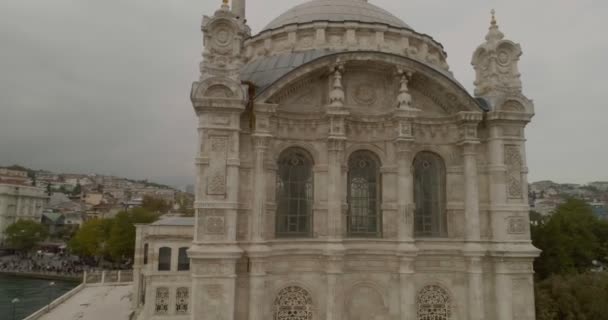 Istanbul Ortakoy Moschee Und Bosporus — Stockvideo