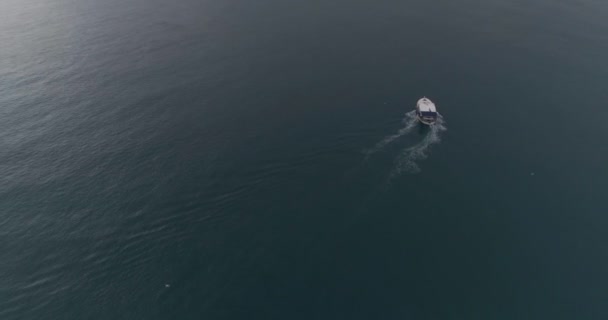 ボート航海ボスポラス海峡の航空写真ビュー — ストック動画