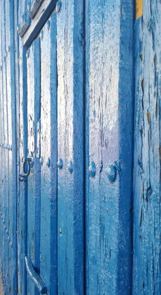 Stare Drewniane Drzwi Kolorze Niebieskim — Zdjęcie stockowe
