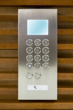 Parmak yazdırma ekranı ve numara kodu ile güvenlik girenler