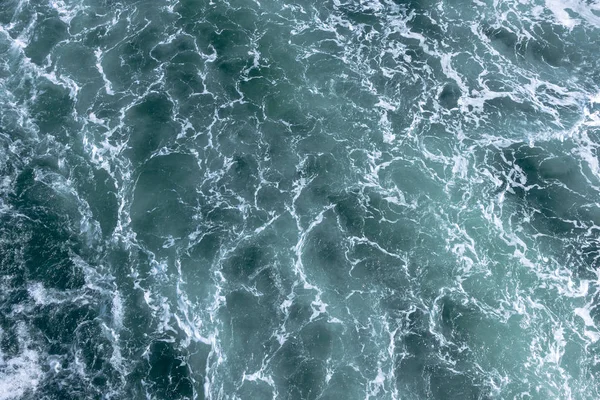 büyük gemi uyanma gelen okyanus suları agite