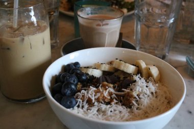 yulaf yemek kahvaltı kase Hindistan cevizi