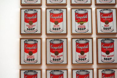 Campbell 'ın çorba kutuları Andy Warhol Modern Sanat Müzesi 'nde