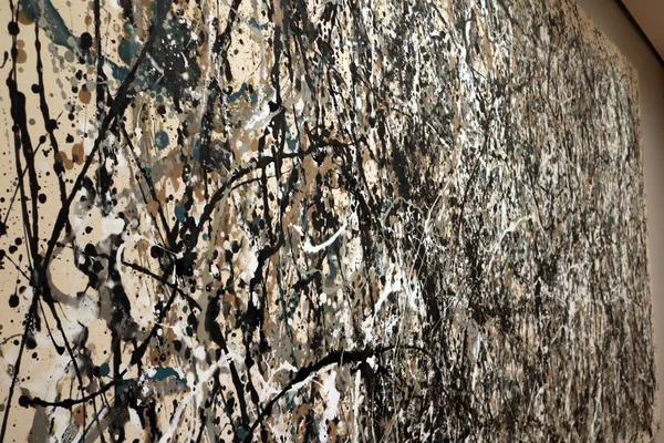 Müze Jackson Pollock üzerinde boyama
