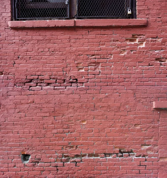 Red Painted Brick Building Wall Window Ledge Chipped Broken Bricks — Stock Photo, Image