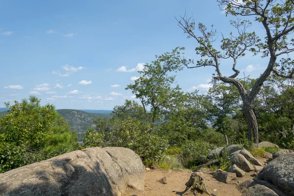cehennem zirvesinin üstüne kaya 