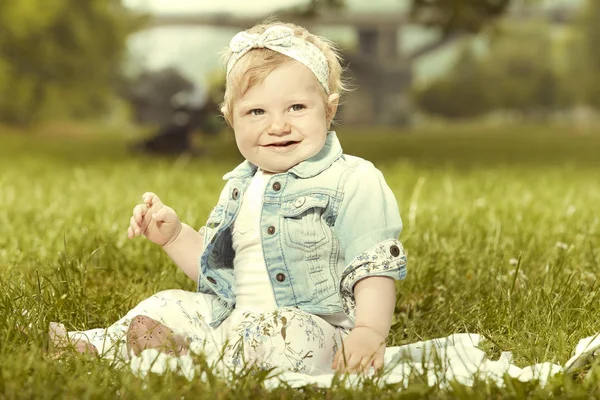 Ten Months Old Girl Baby Posing Sunny Summer Park Portrait — Stock Photo, Image