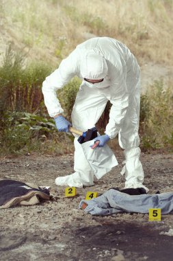 Kriminoloji uzmanı teknisyen Dna ücretsiz koruyucu içinde uygun olası ceza yasası'nın toplama delilleri