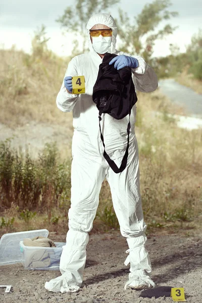 Criminologist Technician Dna Free Protective Suit Collecting Evidences Probable Criminal — Stock Photo, Image