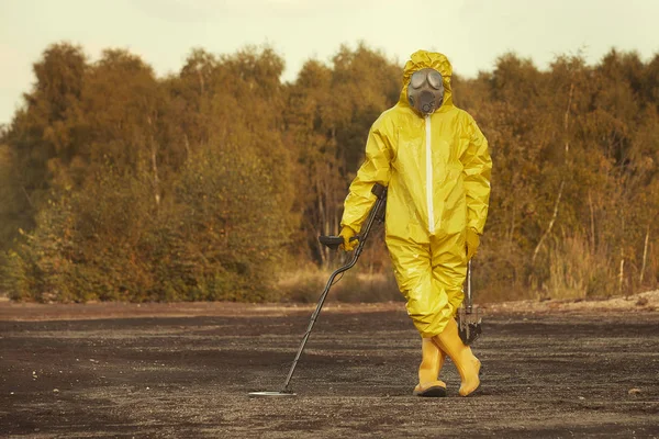 Specialist Chemical Protective Suit Localizing Pick Artillery Grenade Field — Stock Photo, Image