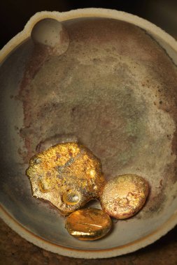 Seramik kase çalıntı altın Nuggets kanunsuz erimiş