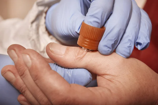 Proceso Recogida Posibles Residuos Pólvora Del Hombre Sospechoso Interiores — Foto de Stock