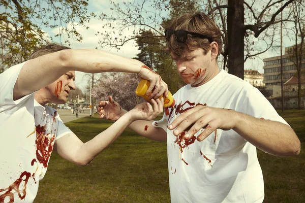 Men Street Park Fighting Eating Langos Garlic Ketchup Cheese — Stock Photo, Image