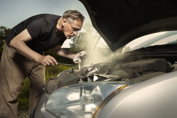 Aging Man Trying Fix Broken Car Engine Lonely Way — Stock Photo, Image