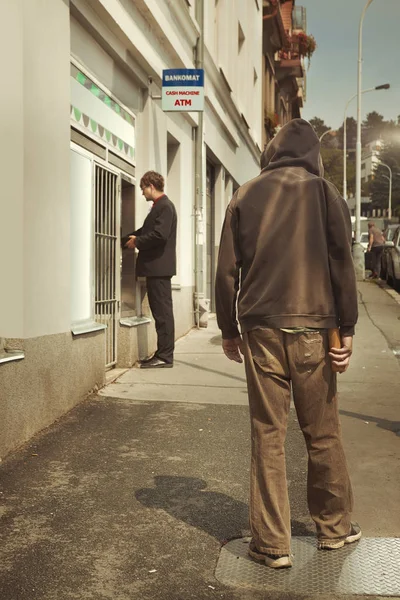 Man Stalked Withdrawing Cash Atm Machine — Stock Photo, Image