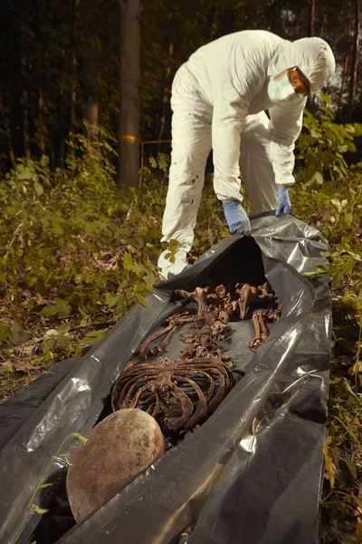 Collecting Human Remains Plastic Body Bag Police Technician Observing — Stock Photo, Image
