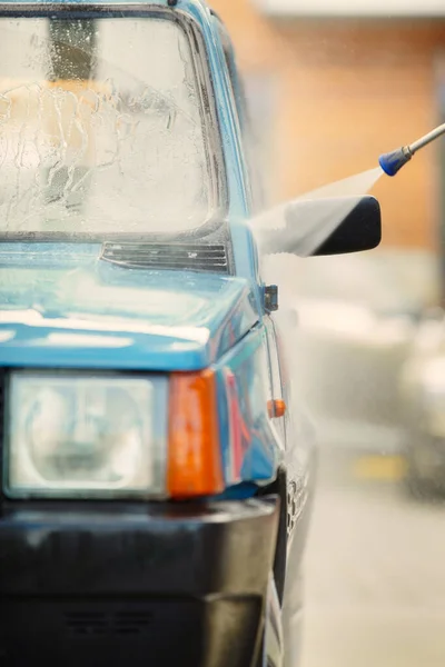 Hombre Lavado Coches Cuidar Coche Retro Encantadora — Foto de Stock