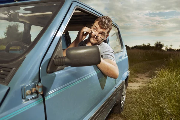 Man Summer Trip His Lovely Small Retro Car — Stock Photo, Image