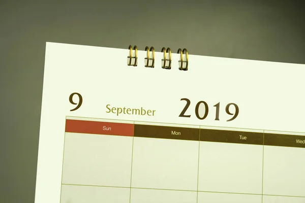 Stránka Kalendář Měsíce 2019 — Stock fotografie