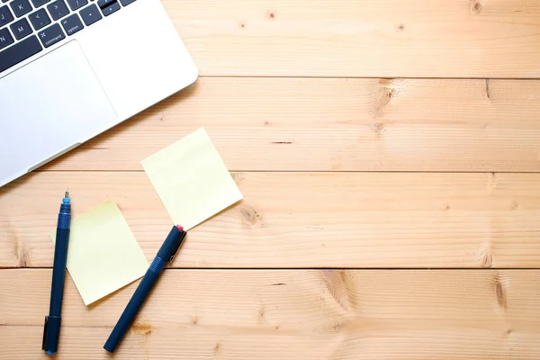 Top Uitzicht Plat Lag Bureau Van Tabel Werkruimte Met Notebook — Stockfoto