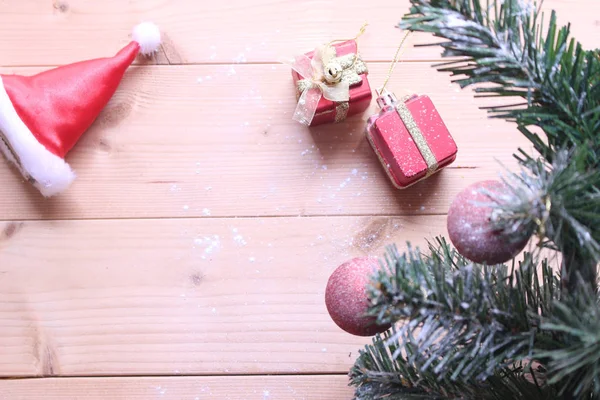 Fundo Árvore Natal Com Decorações Tábua Madeira — Fotografia de Stock
