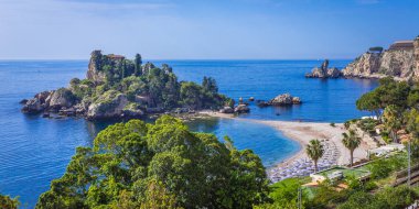Görünüm Isola Bella Beach Taormina, Sicilya, İtalya