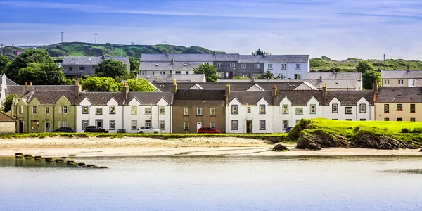 Hus på stranden, Port Ellen, Skottland — Stockfoto