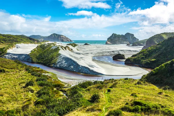 Wharariky creek and beach, New Zealand — Stock Photo, Image