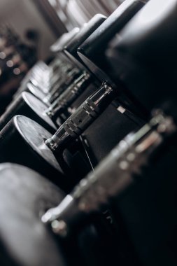 Halter düzgünce rafta yalan