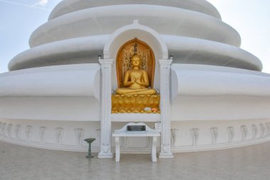 Barış pagoda Sri Lanka altın budda heykeli