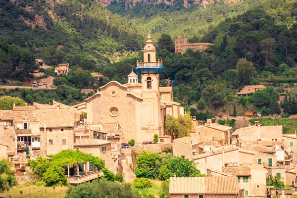 Mallorca Valldemossa panoramik görünümü. Ziyaret etmek için en güzel yer.
