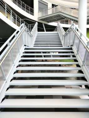 modern binanın mimarı