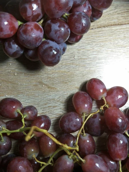 Dojrzałych Winogron Biurku — Zdjęcie stockowe