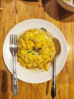 Omlet pirinç bir restoranda