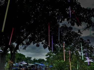 Bir sokak lambası yer için