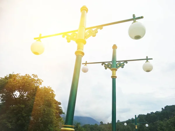 Poste Lâmpada Colina — Fotografia de Stock