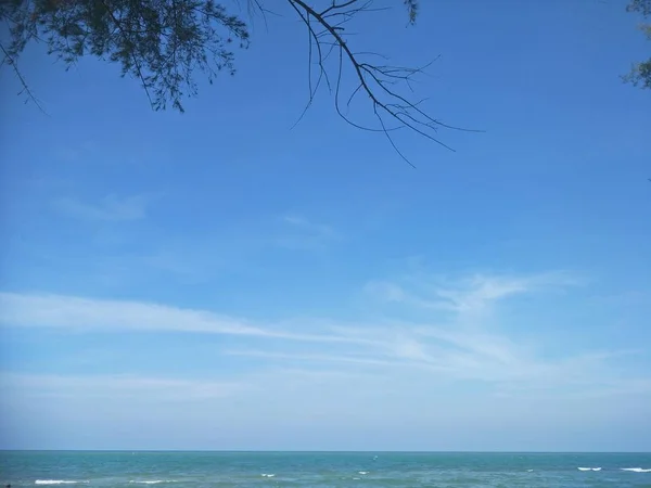 Céu Fundo Com Nuvens Escuras — Fotografia de Stock