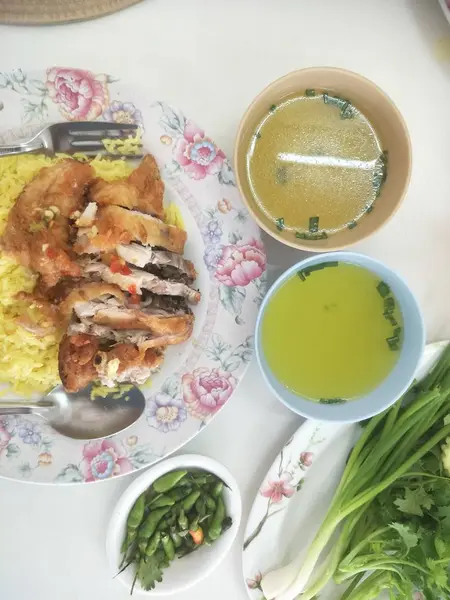 Tavuk ile Tay sarı pirinç