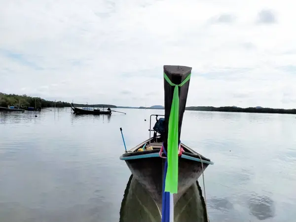 Bateau Pêche Sur Une Île Krabi Thaïlande — Photo