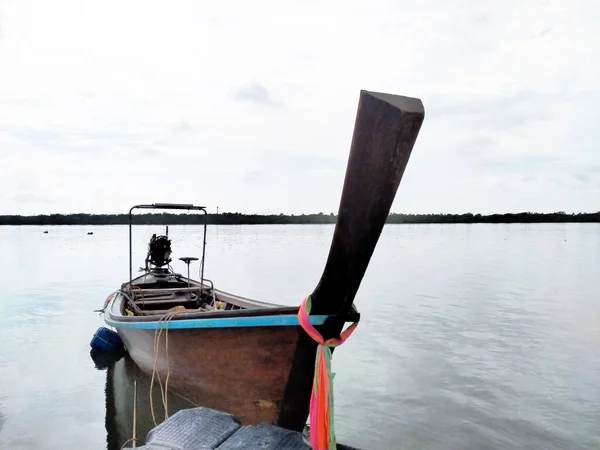 Bateau Pêche Sur Une Île Krabi Thaïlande — Photo