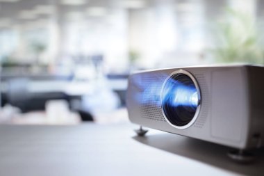 İş toplantısı veya office ile kopya alanı ders video projektör LCD